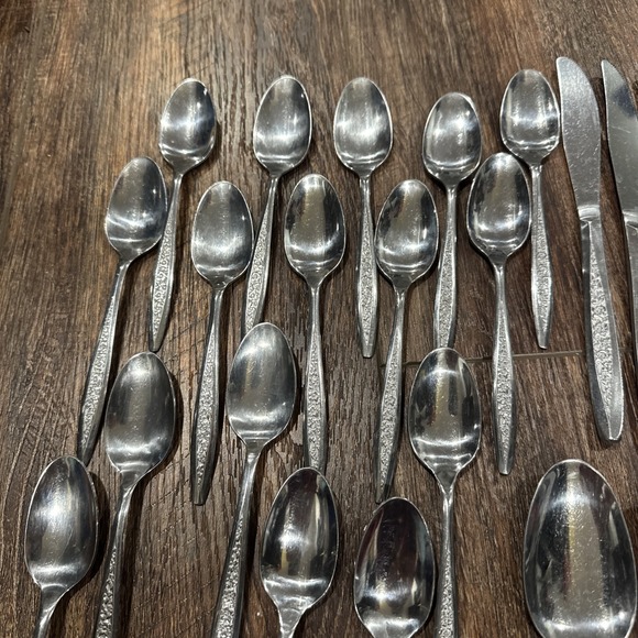 Superior Stainless PETAL LANE Flatware Set 48 Piece Set As Pictured - Picture 6 of 9